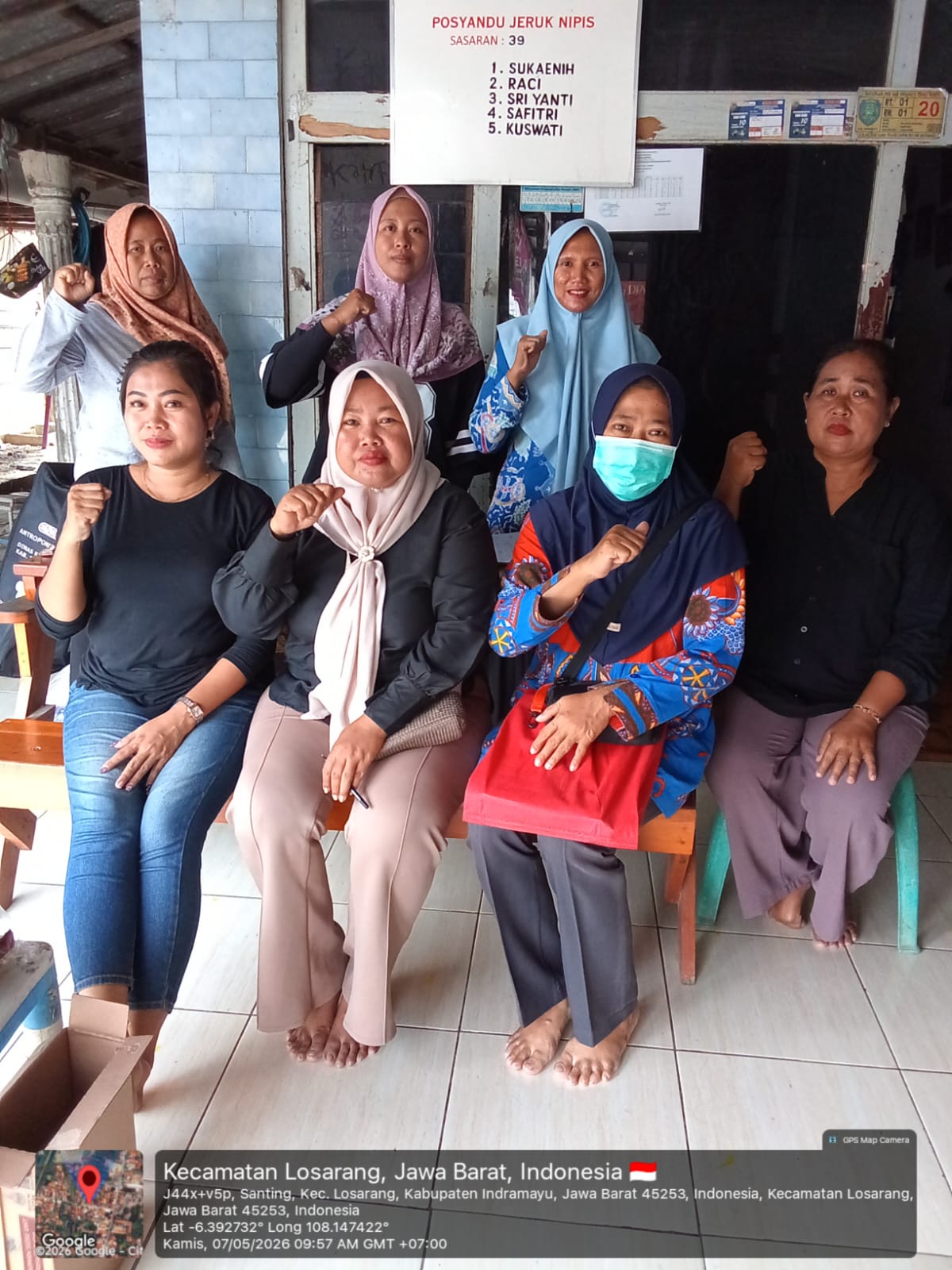 Foto Bersama Ibu Kader , Bidan Desa dan Petugas Kesehatan Puskesmas Losarang Posyandu Jeruk Nipis Blok Bojong Genting RT.001 & 002